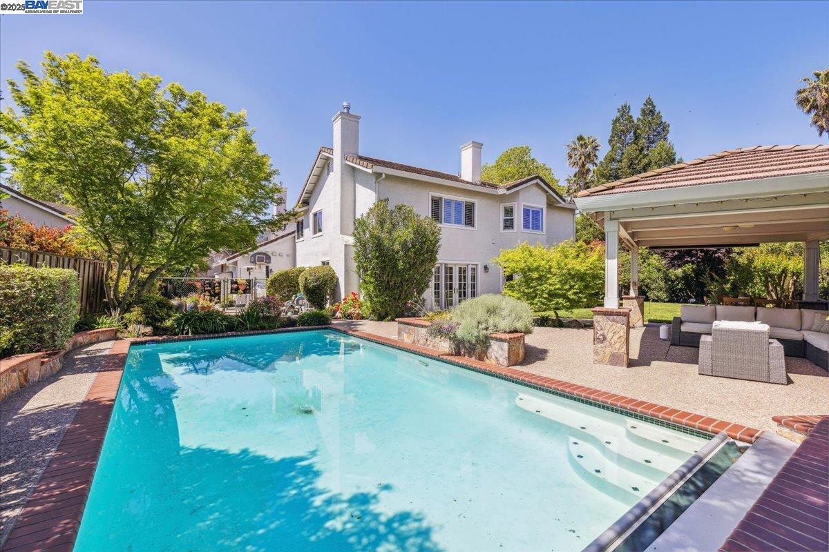 6317 Corte Esperanza