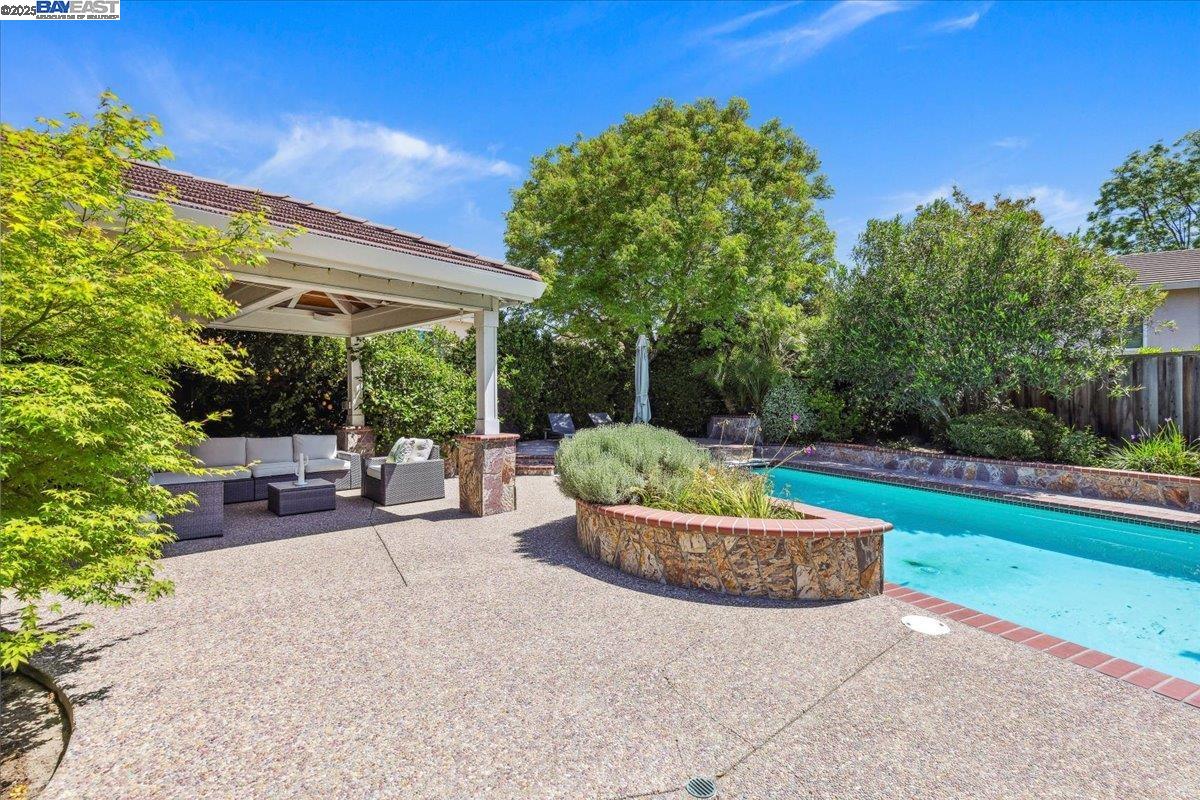 6317 Corte Esperanza