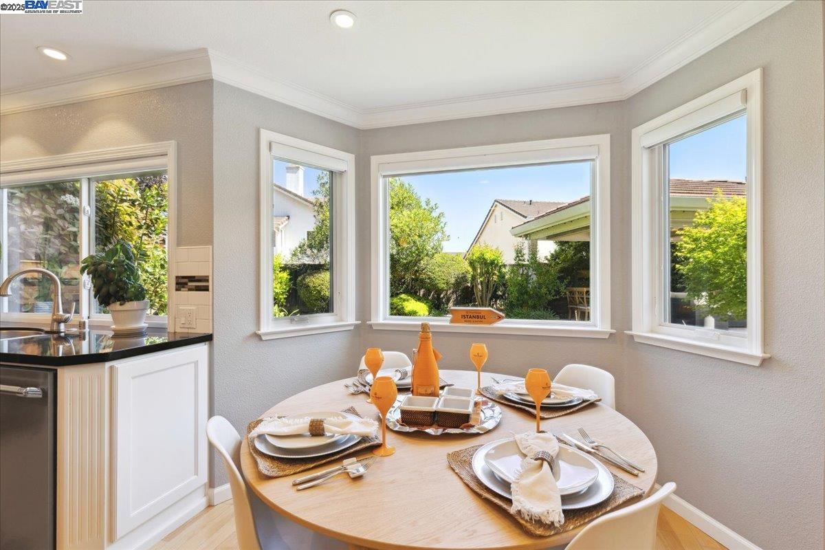 6317 Corte Esperanza