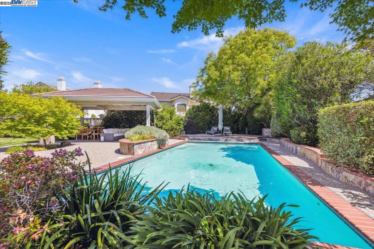 6317 Corte Esperanza