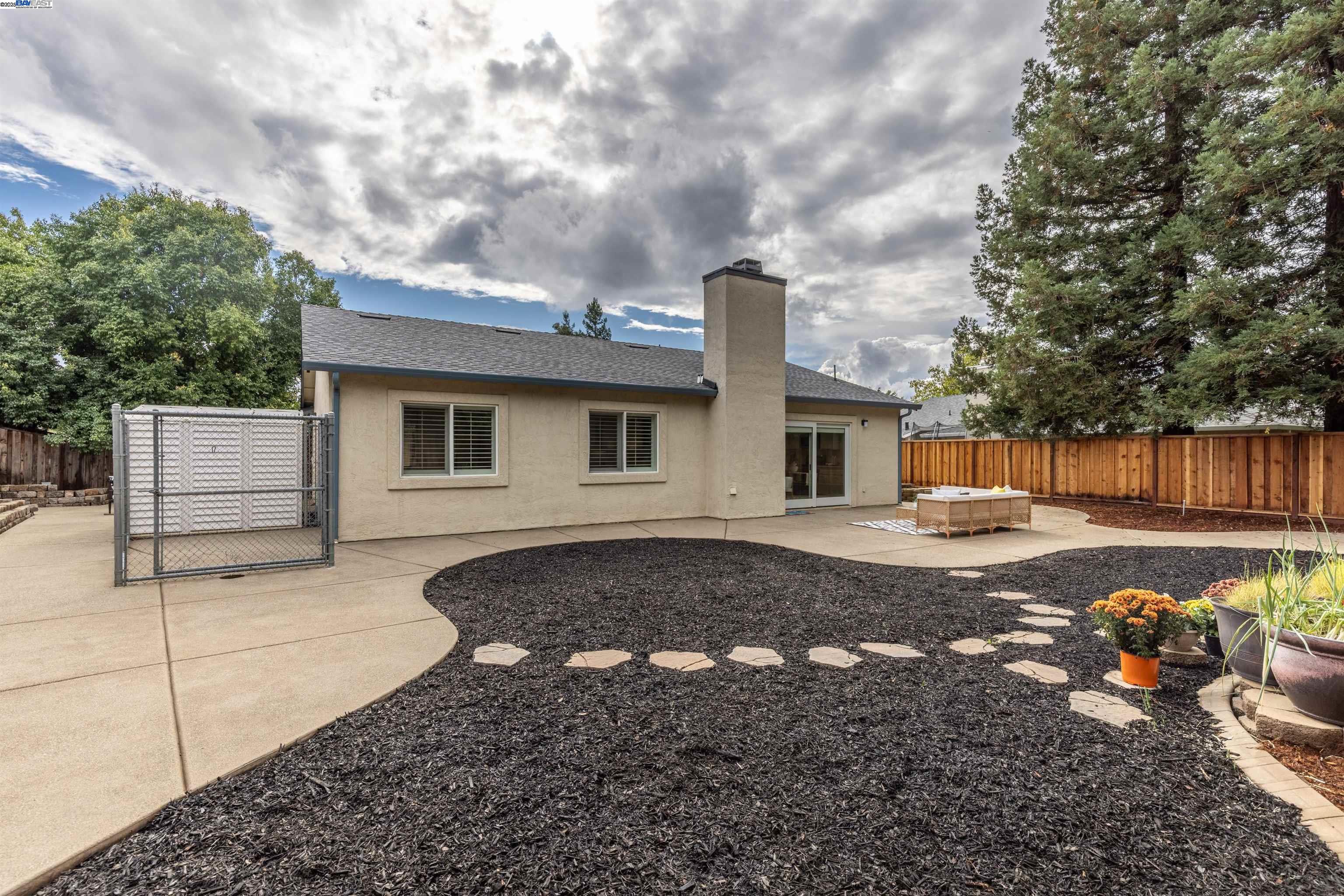 5360 Celeste Ave
