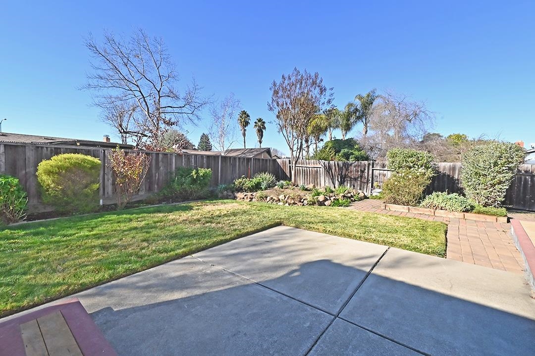 673 Emerald St.