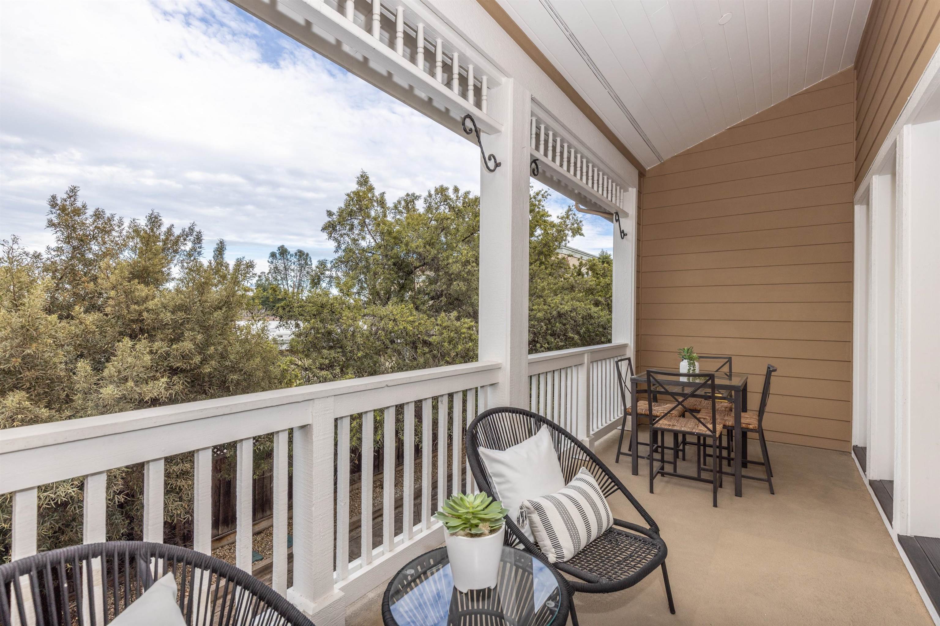 318 S Livermore Ave Unit: 104