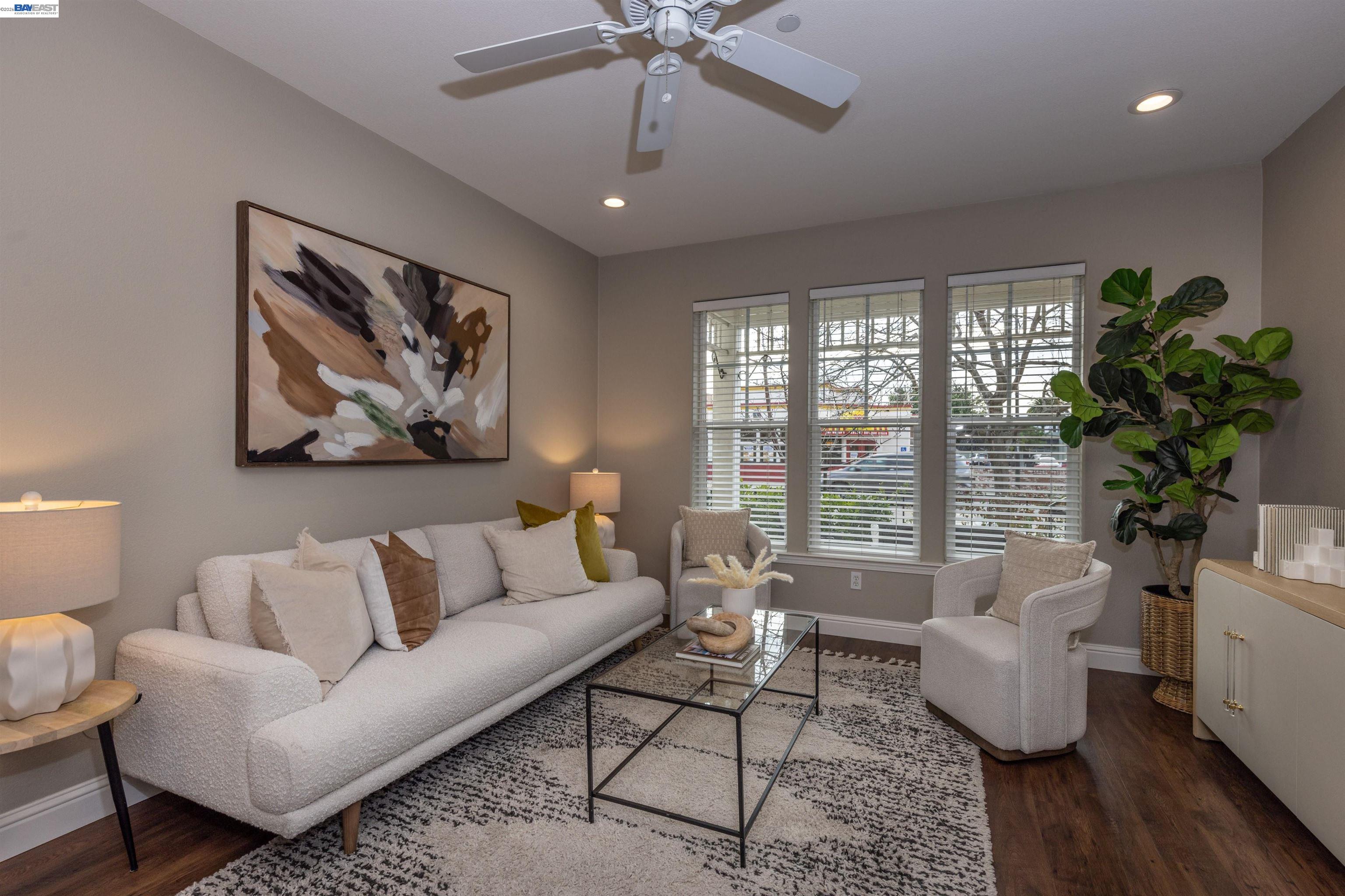 318 S Livermore Ave Unit: 104