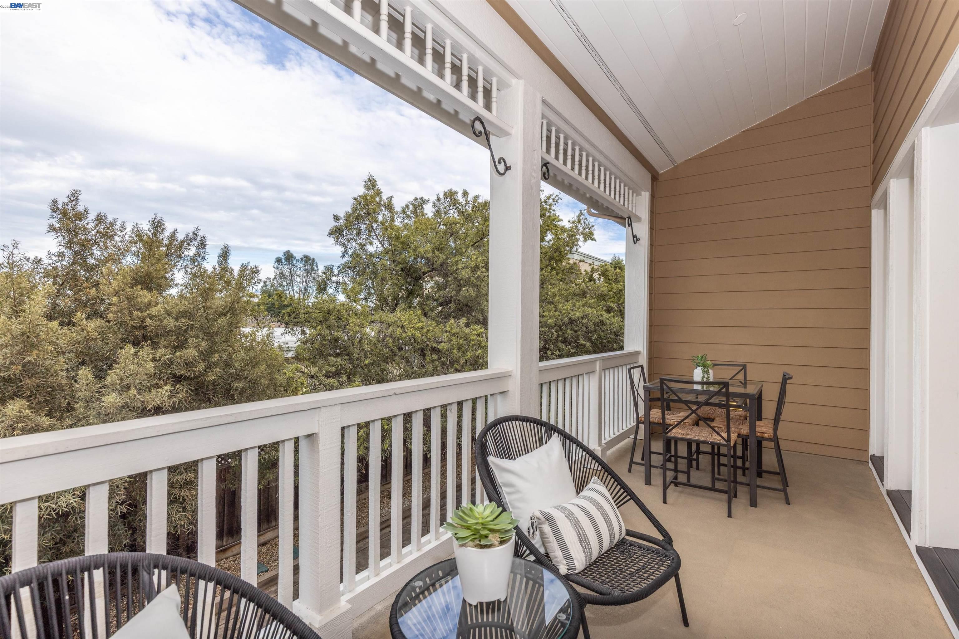 318 S Livermore Ave Unit: 104