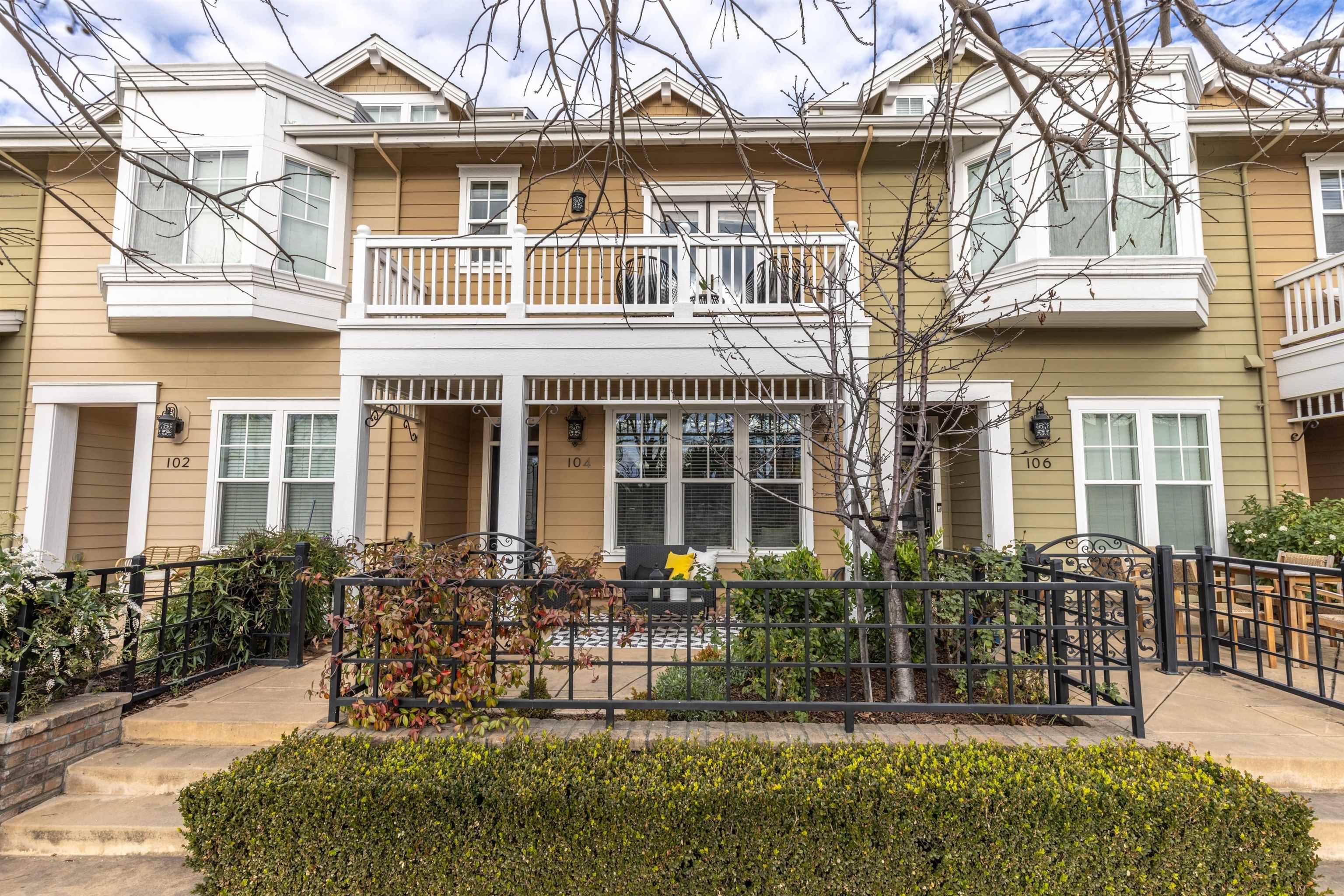 318 S Livermore Ave Unit: 104