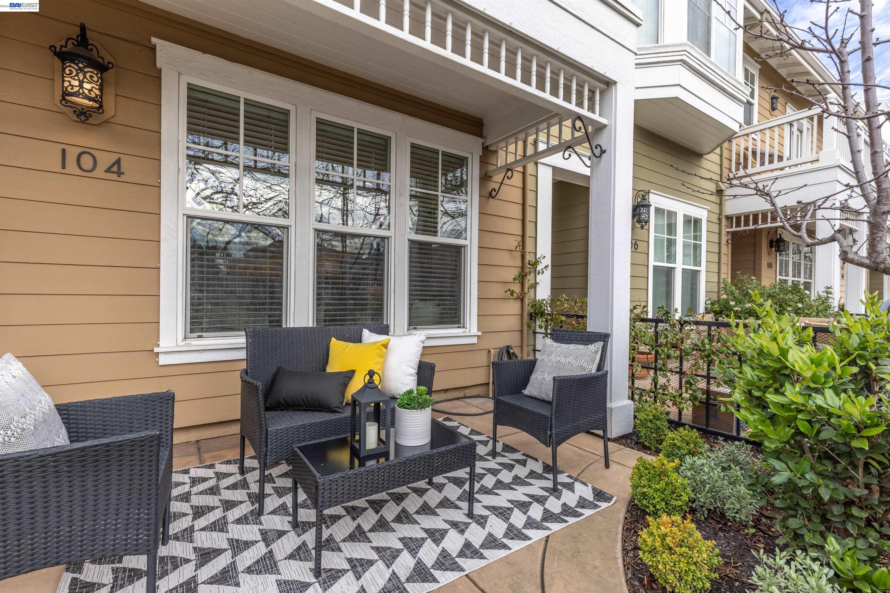 318 S Livermore Ave Unit: 104