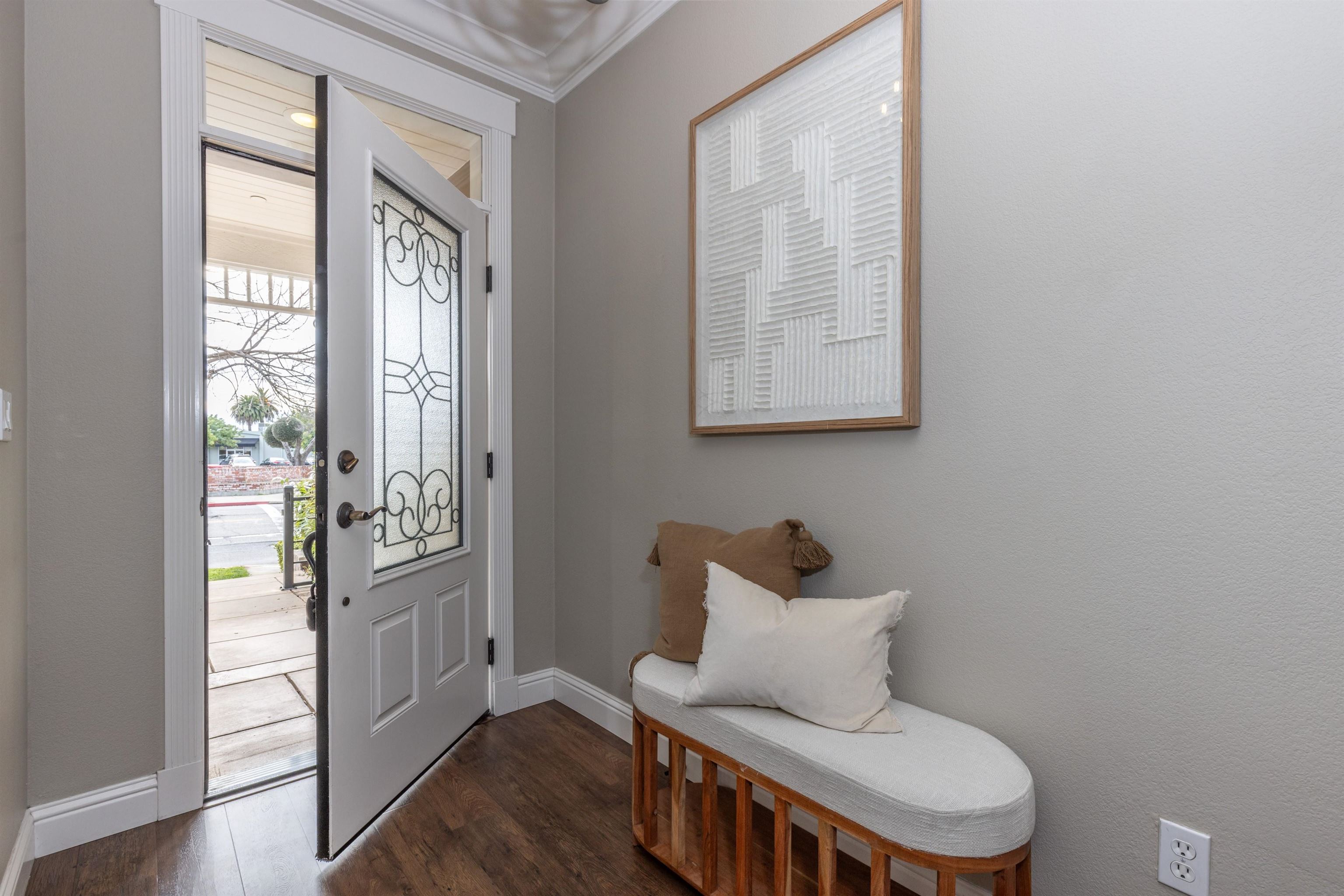 318 S Livermore Ave Unit: 104