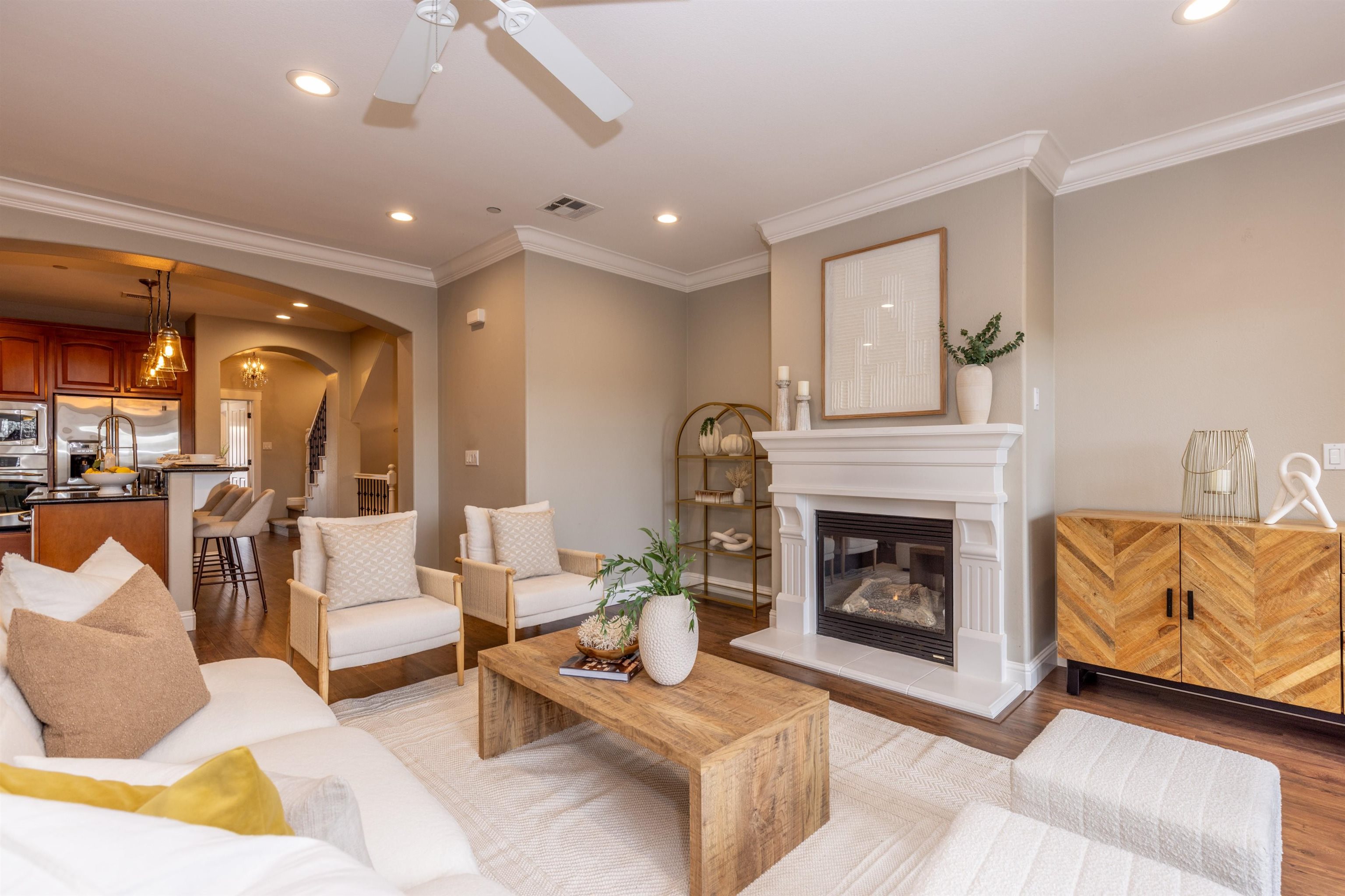 318 S Livermore Ave Unit: 104