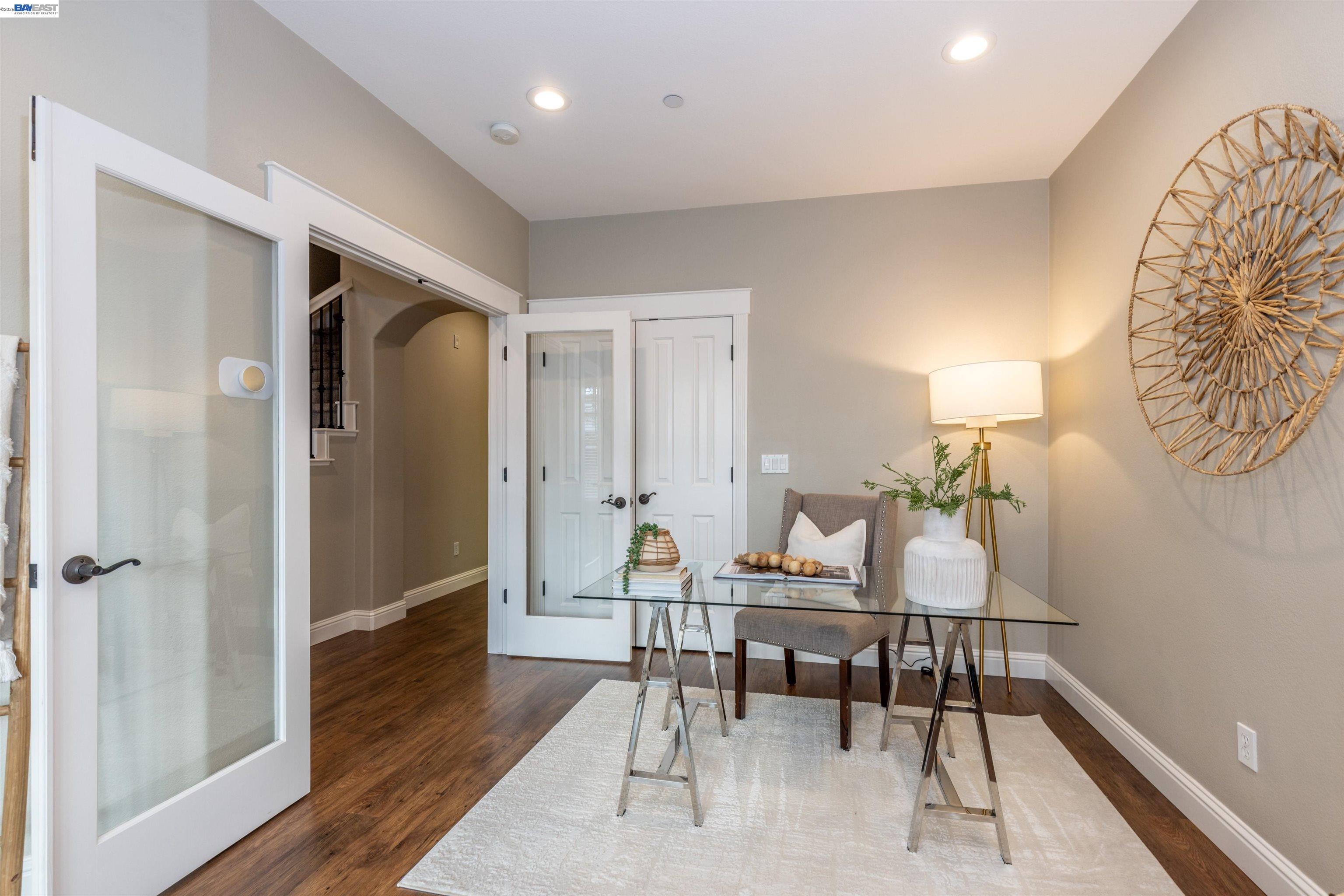 318 S Livermore Ave Unit: 104