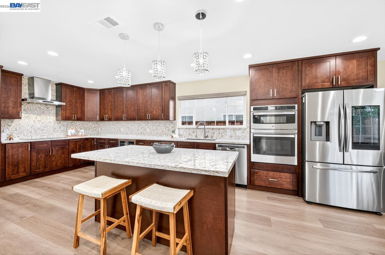 575 Bell Ave