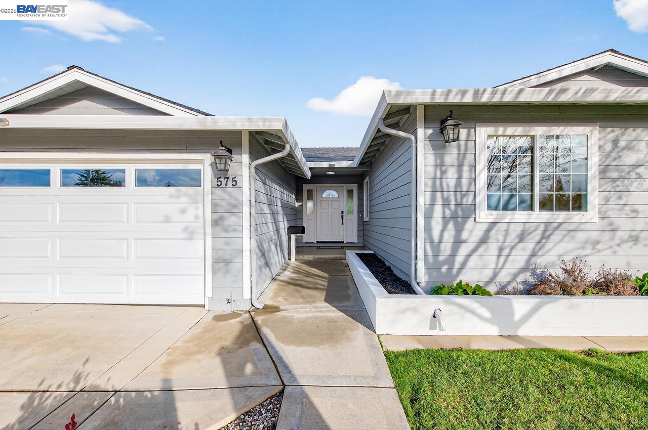 575 Bell Ave