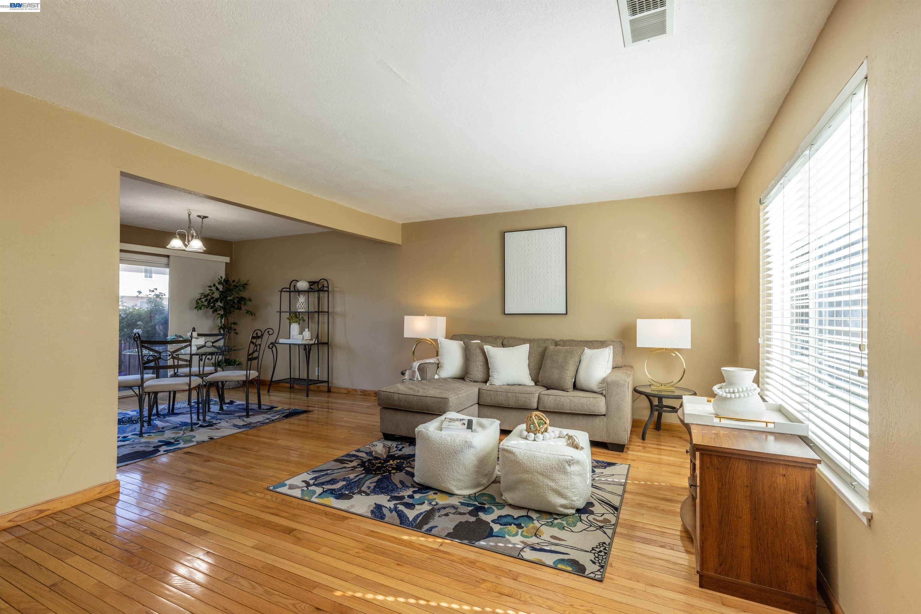 3734 Carrigan Cmn