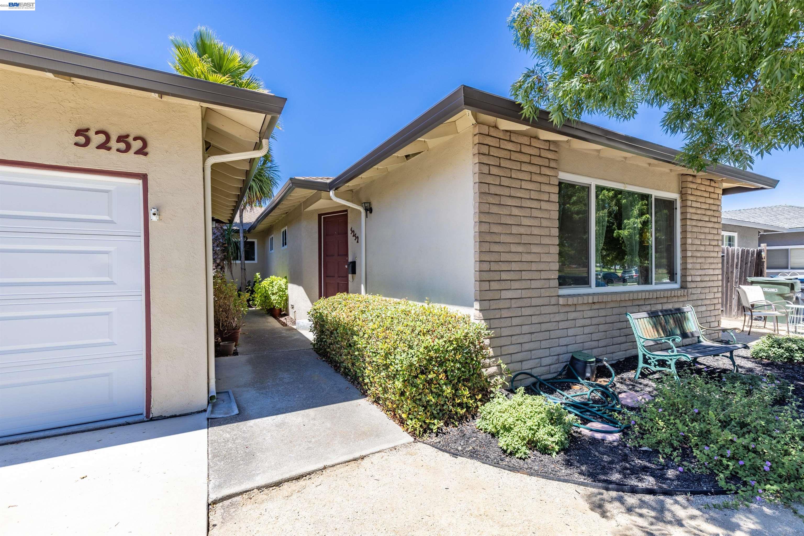 5252 Norma Way