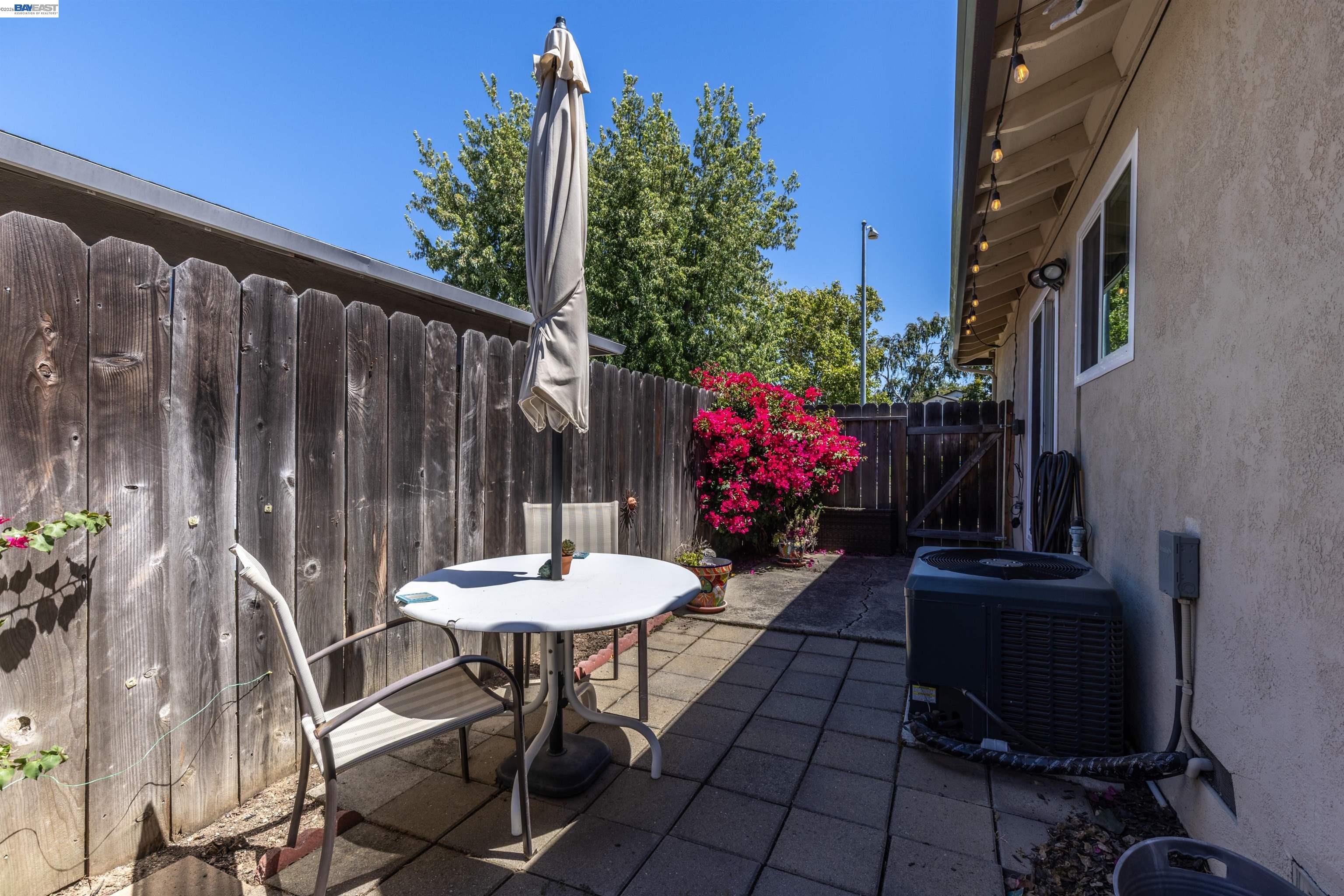 5252 Norma Way