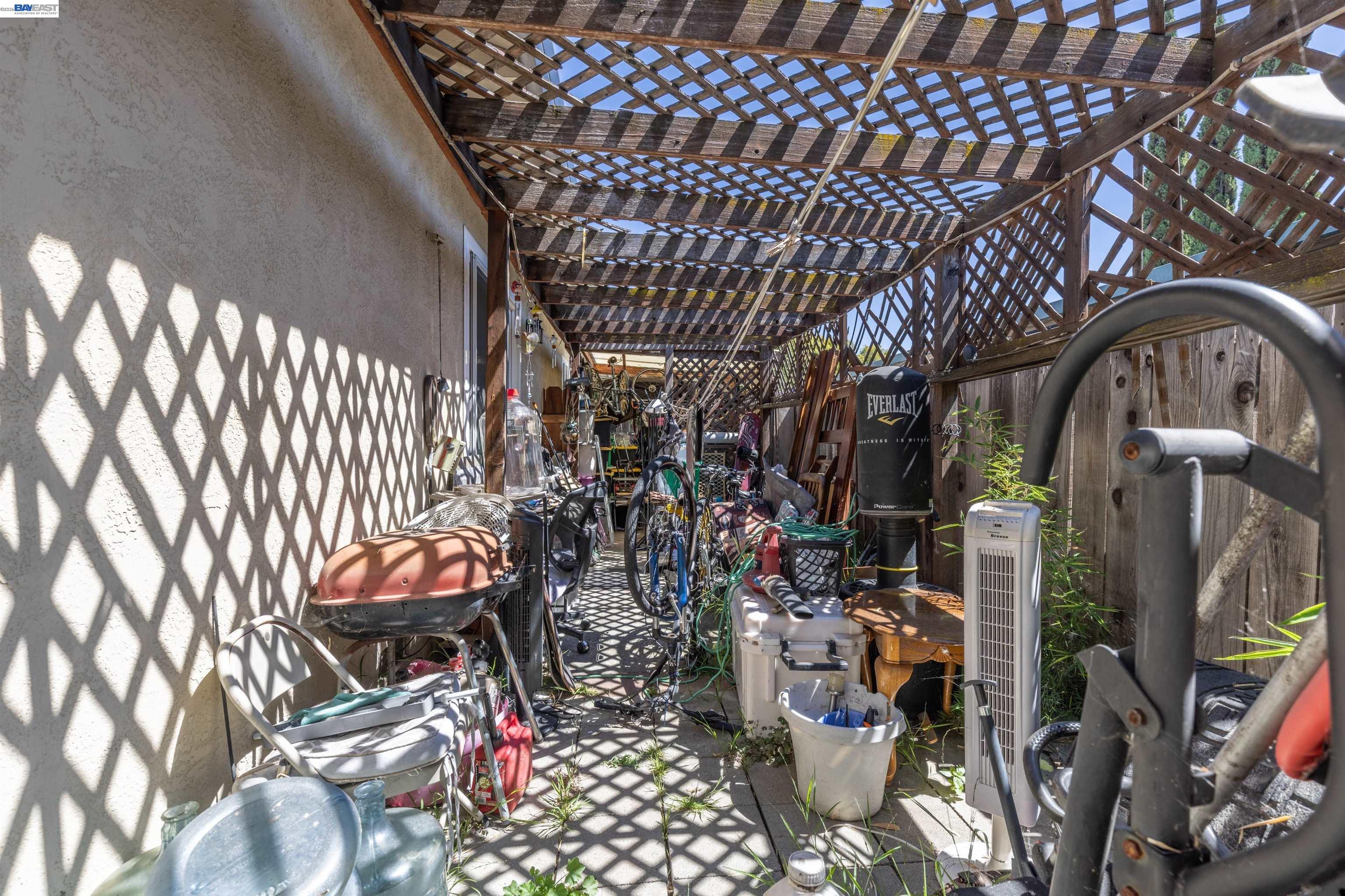 5252 Norma Way