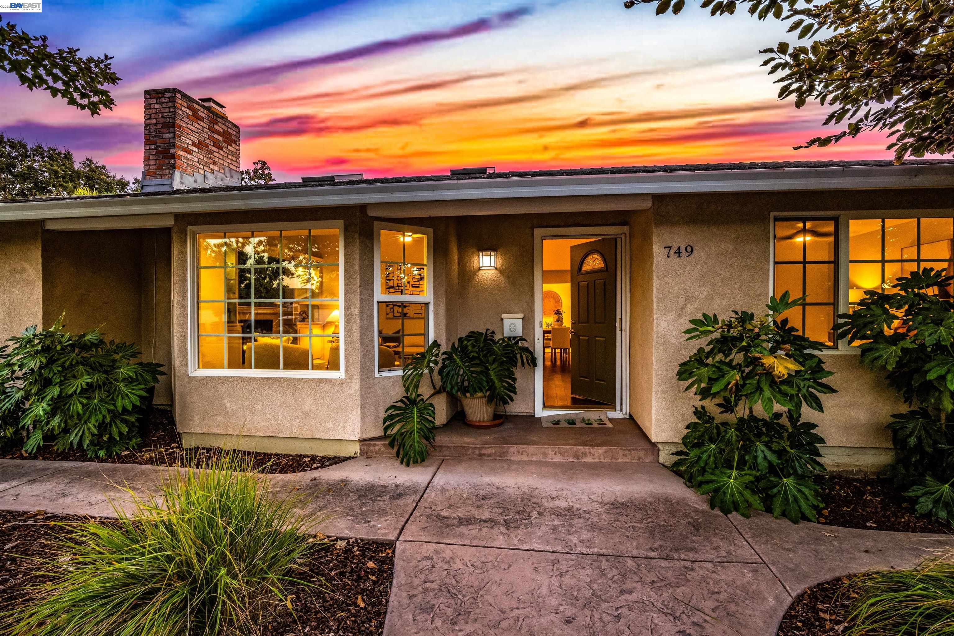749 Orion Way