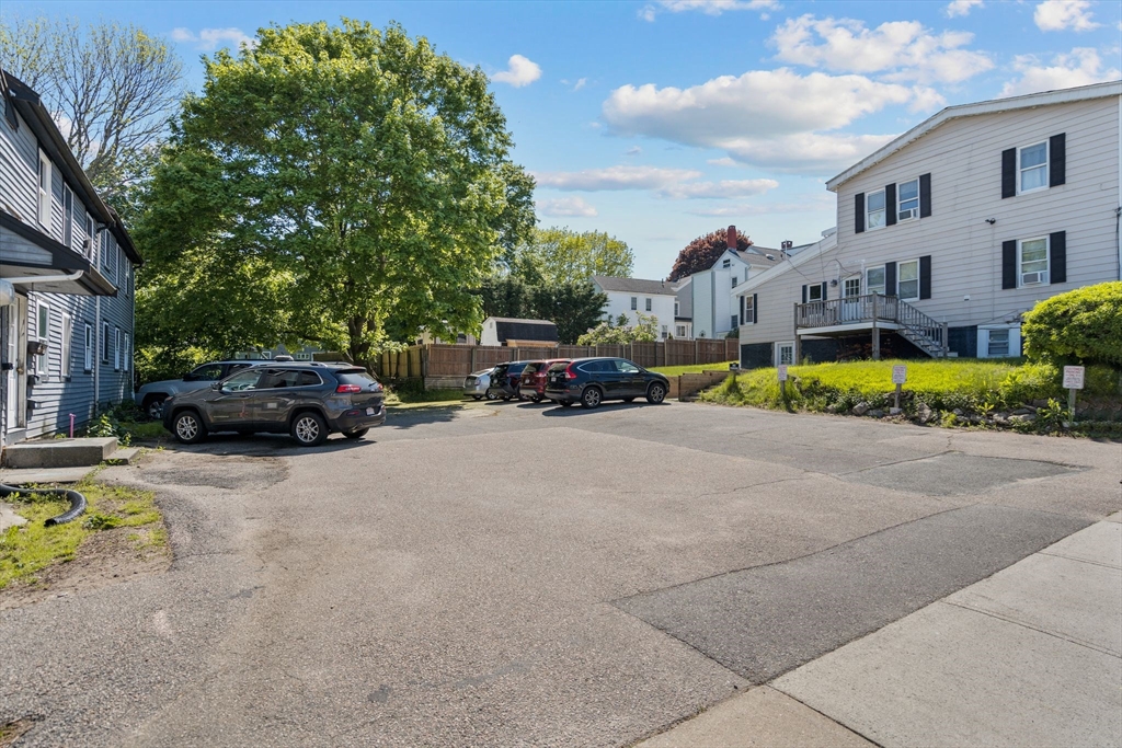 85 Sandwich St