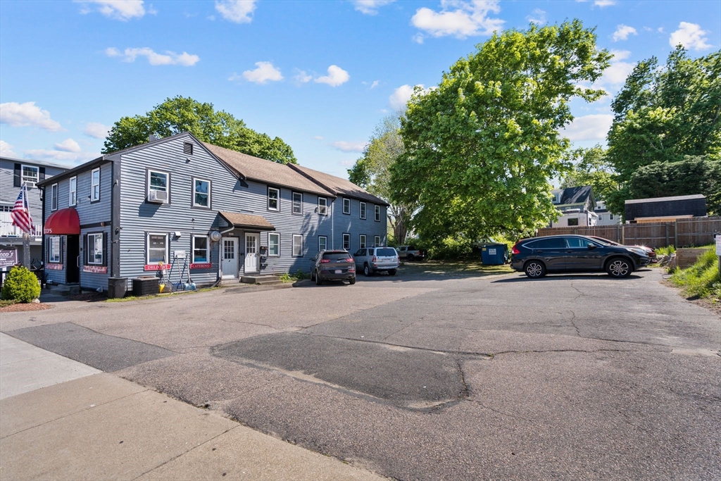 85 Sandwich St