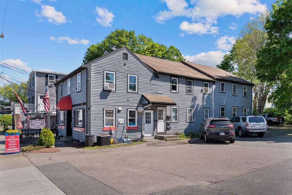 85 Sandwich St