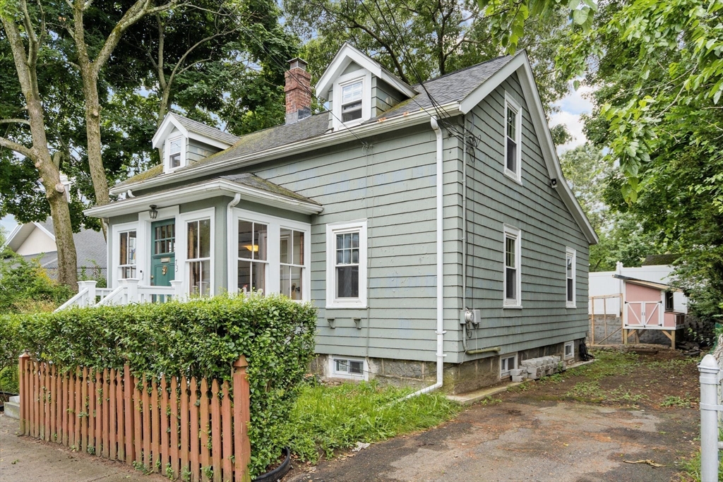 73 Mount Hope St