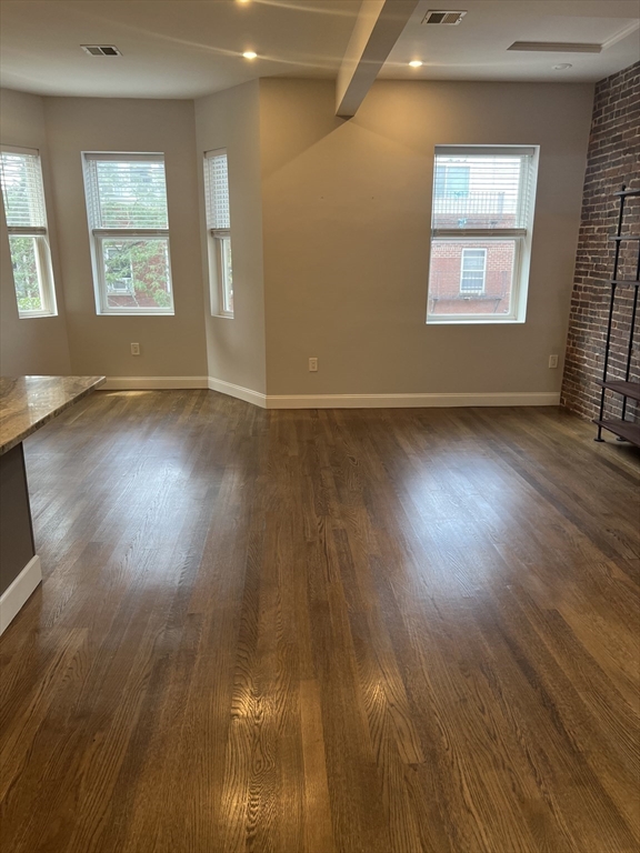 62 Webster St # 301