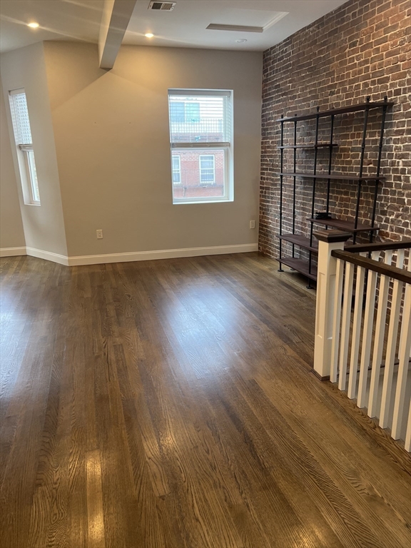 62 Webster St # 301