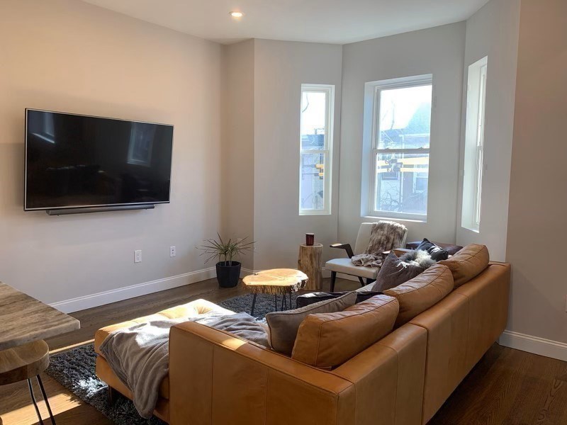 62 Webster St # 301