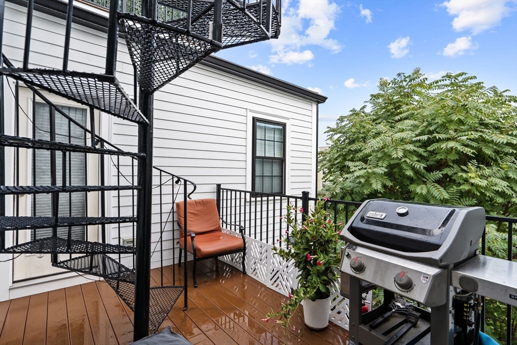50 L St # 6
