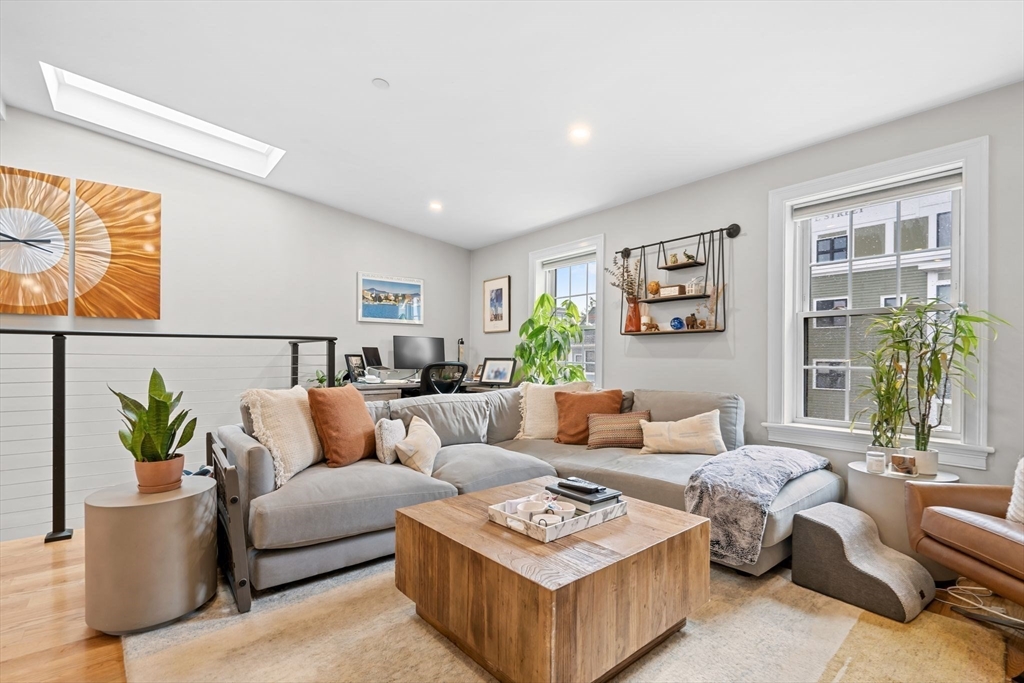 50 L St # 6