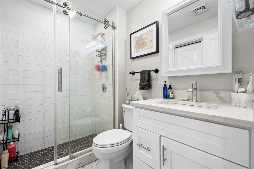 50 L St # 6