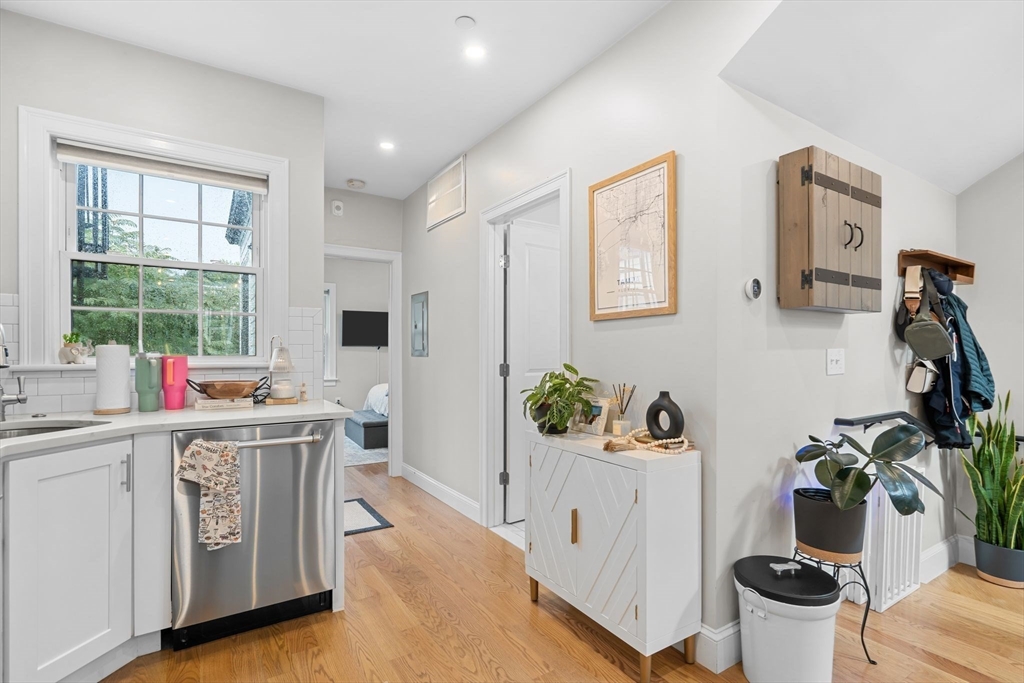 50 L St # 6