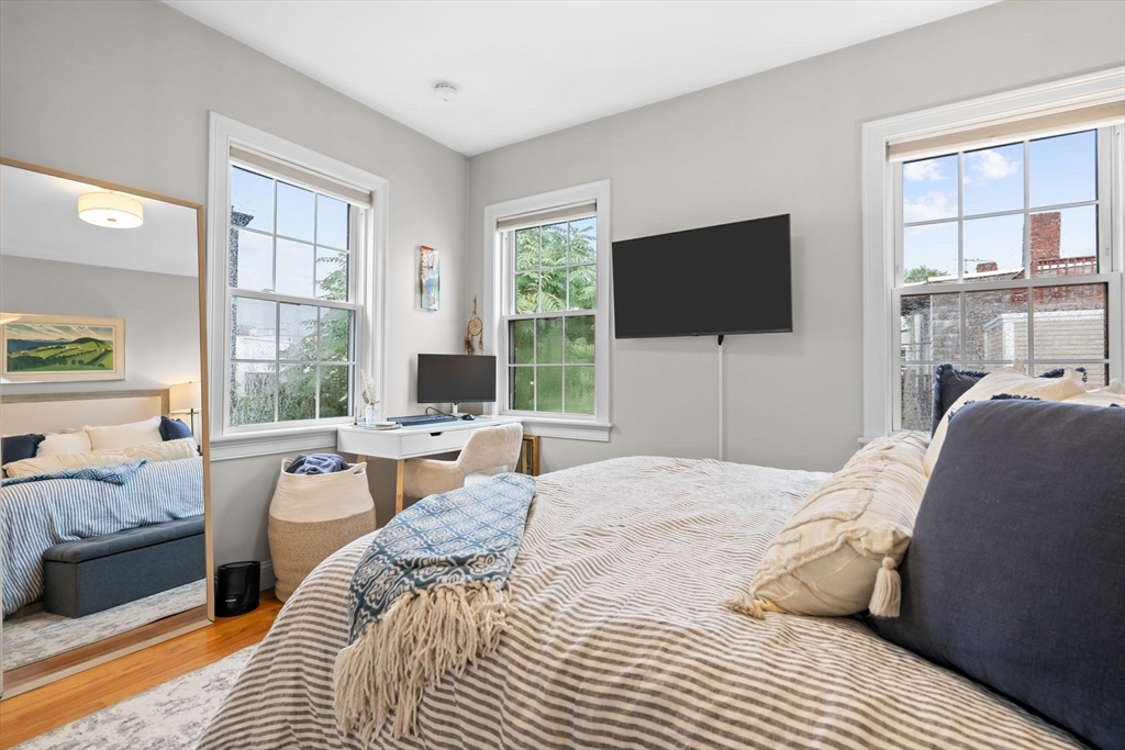 50 L St # 6