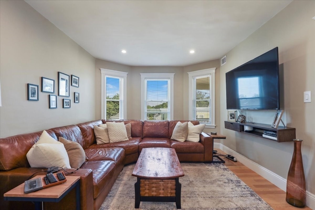461 Ashmont # 3