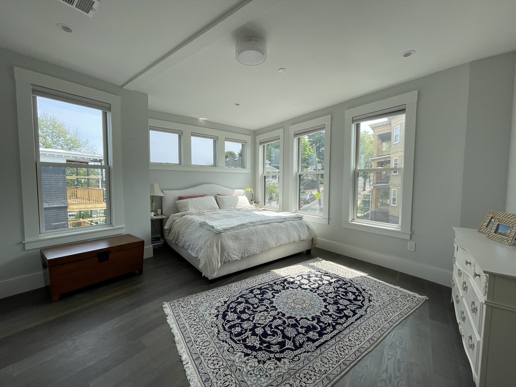 125 Stoughton St # 5