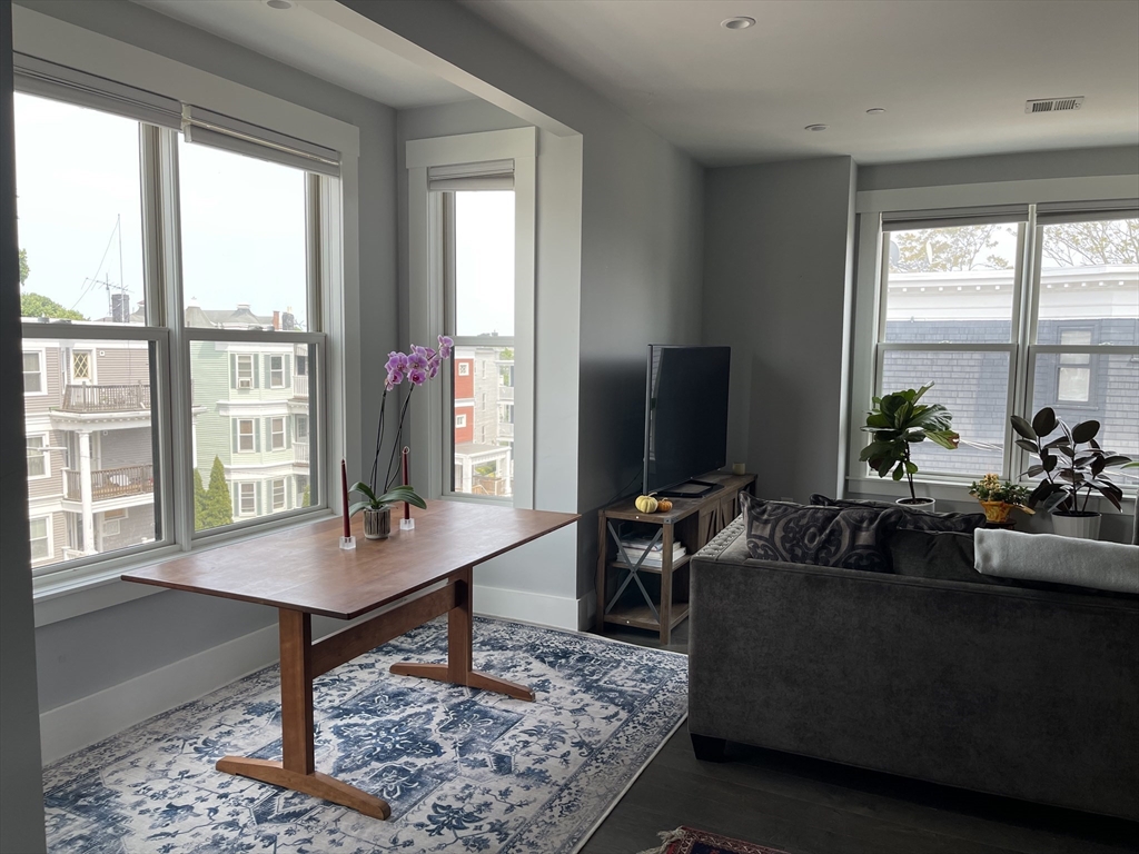 125 Stoughton St # 5