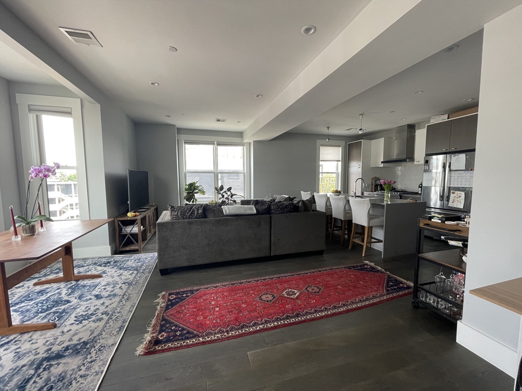 125 Stoughton St # 5
