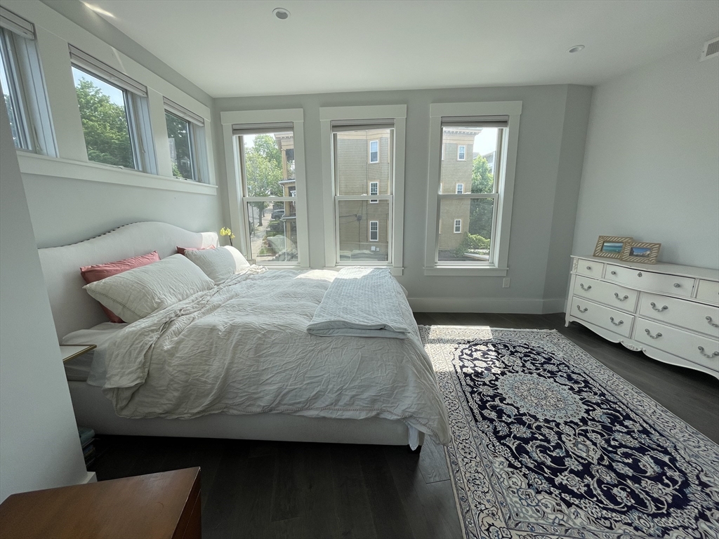 125 Stoughton St # 5