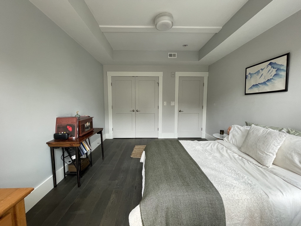 125 Stoughton St # 5