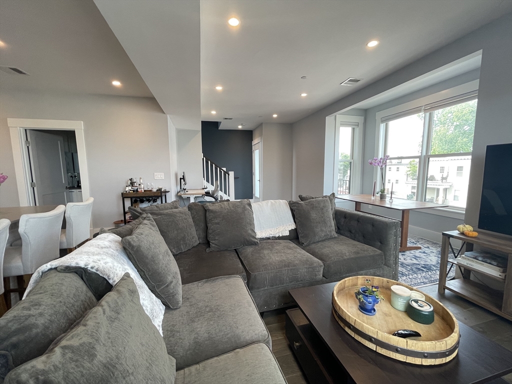 125 Stoughton St # 5