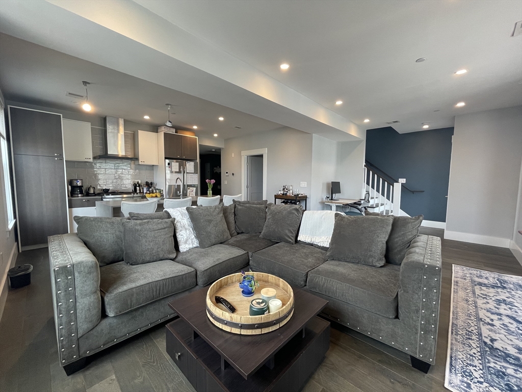125 Stoughton St # 5