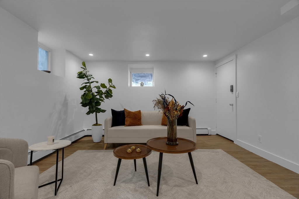 145 Chiswick Rd # 8