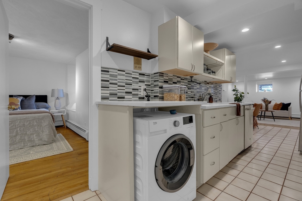 145 Chiswick Rd # 8