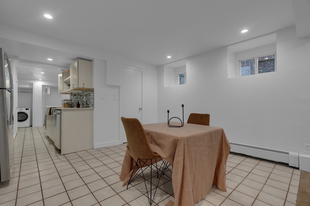 145 Chiswick Rd # 8