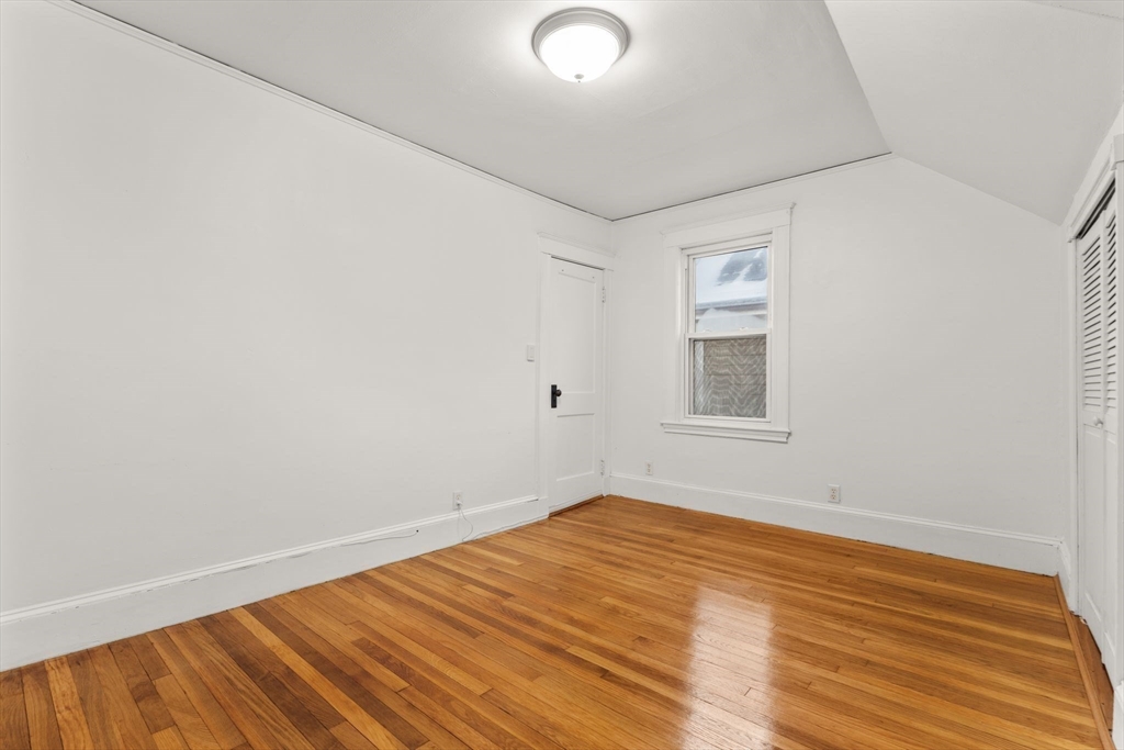 27 Taylor St