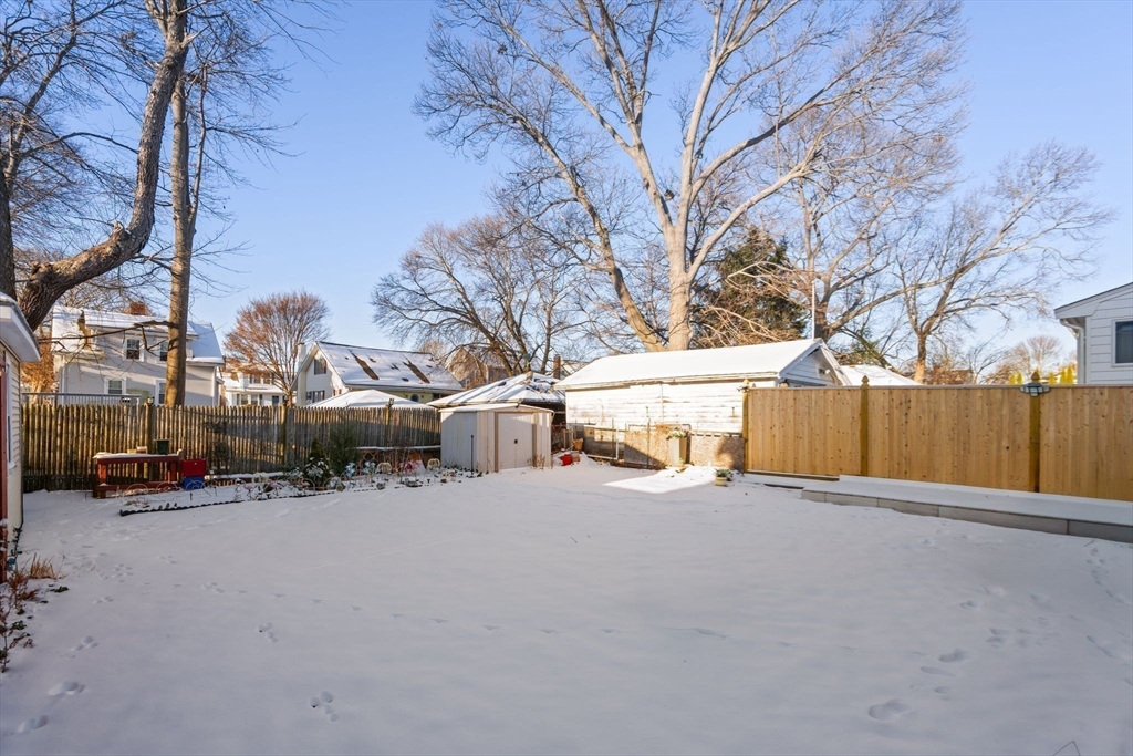 27 Taylor St