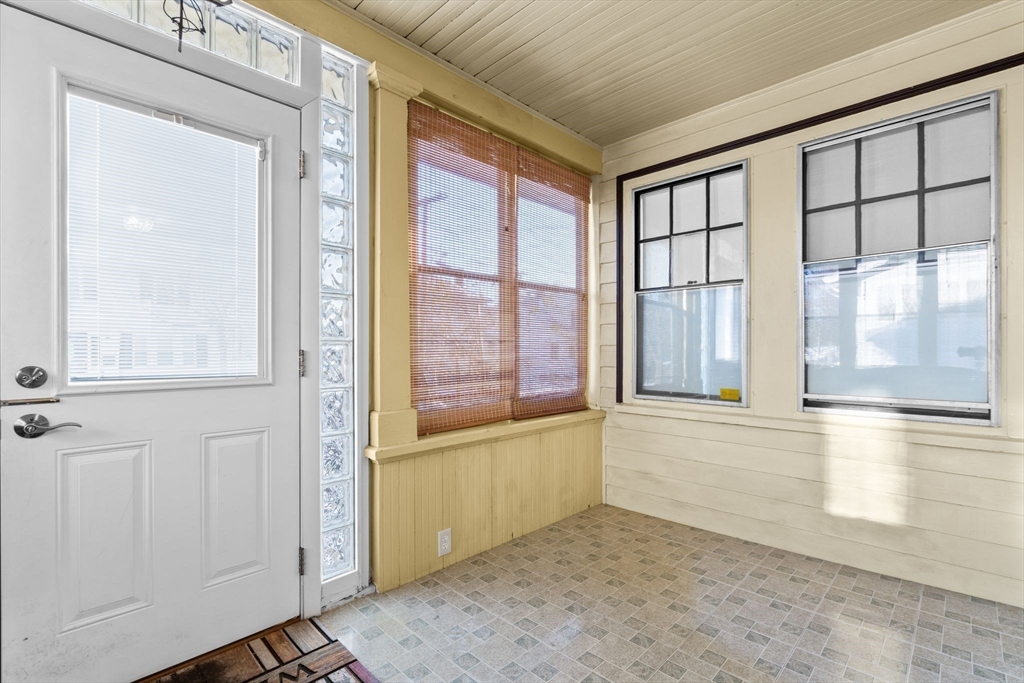 27 Taylor St