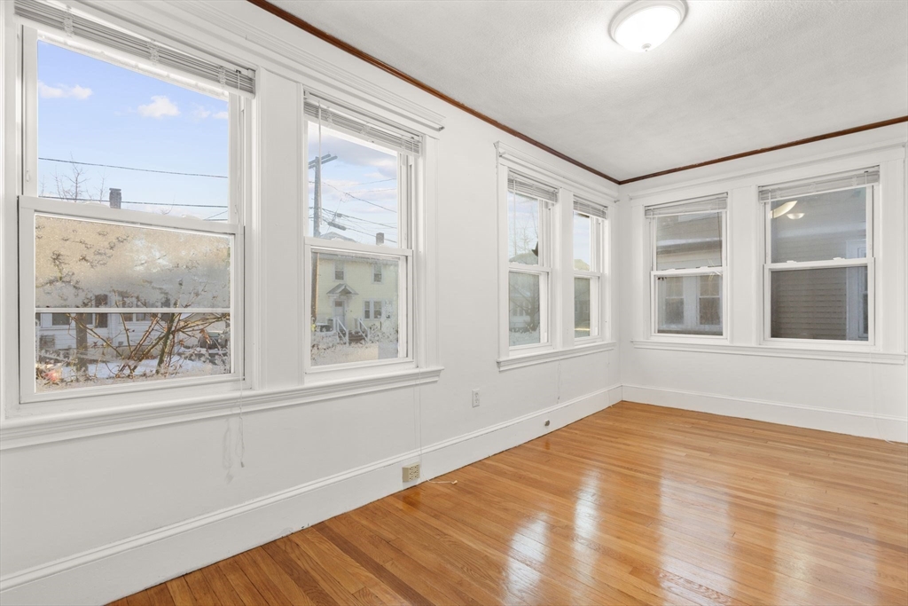 27 Taylor St
