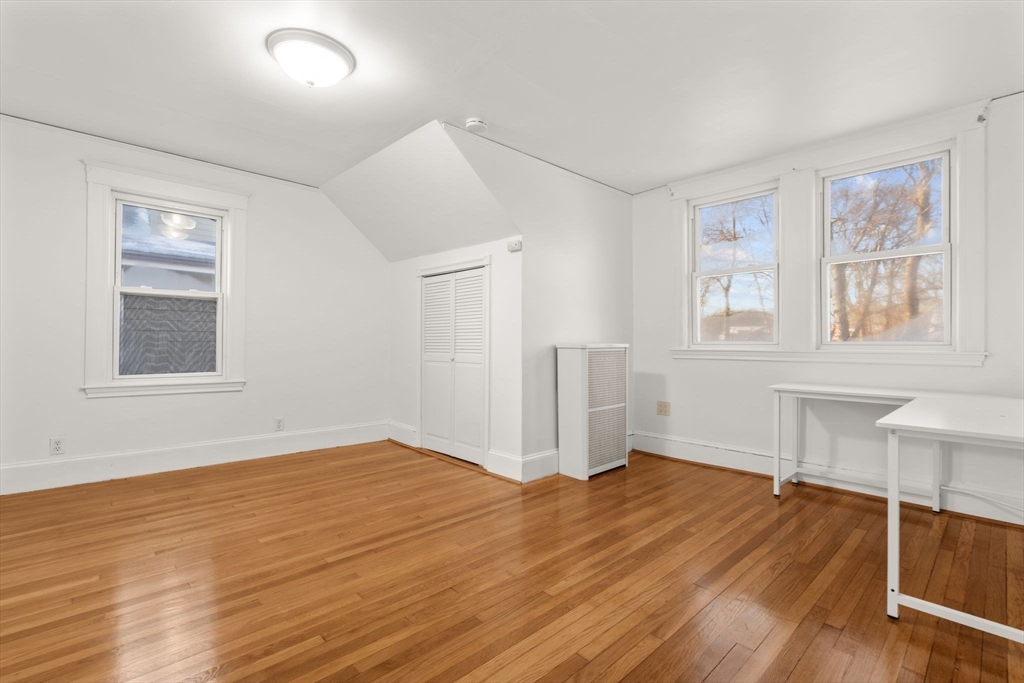 27 Taylor St