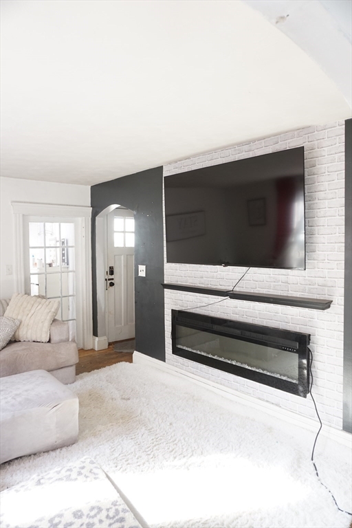 13-15 Linwood Ave